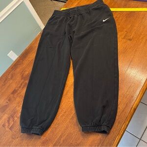 Nike men’s Black Sweatpants size xl